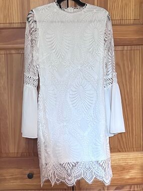 Eilly Bazar White Guipure Lace Bell Sleeve Mini Dress Scallop Hem Medium
